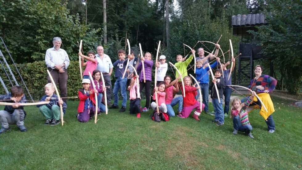 Foto von Veronica v.L. hinten: Pedro, Anrai, Manfred, Desirée, Cyp, Elia, Vincenz, Noemi, Jasmin, Ruan, Erik v.L. vorne: Meli, Zara, Carl, Raffaella, Devora, Giuliana, Espen, Andro, Rion, Valerie, Evi